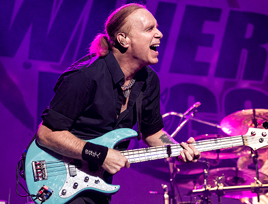 Billy Sheehan going stronger than ever!